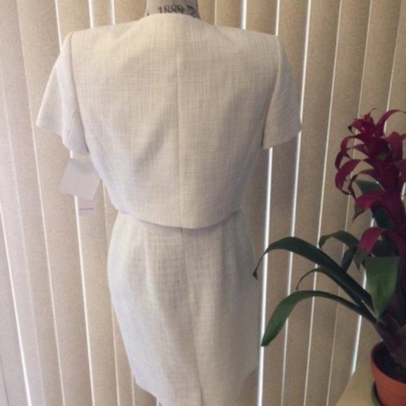 Beautiful Beige/Gold Dress & Jacket Set Size 8 - Picture 2 of 5